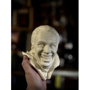 画像: THE MAN WHO LAUGHS BUST